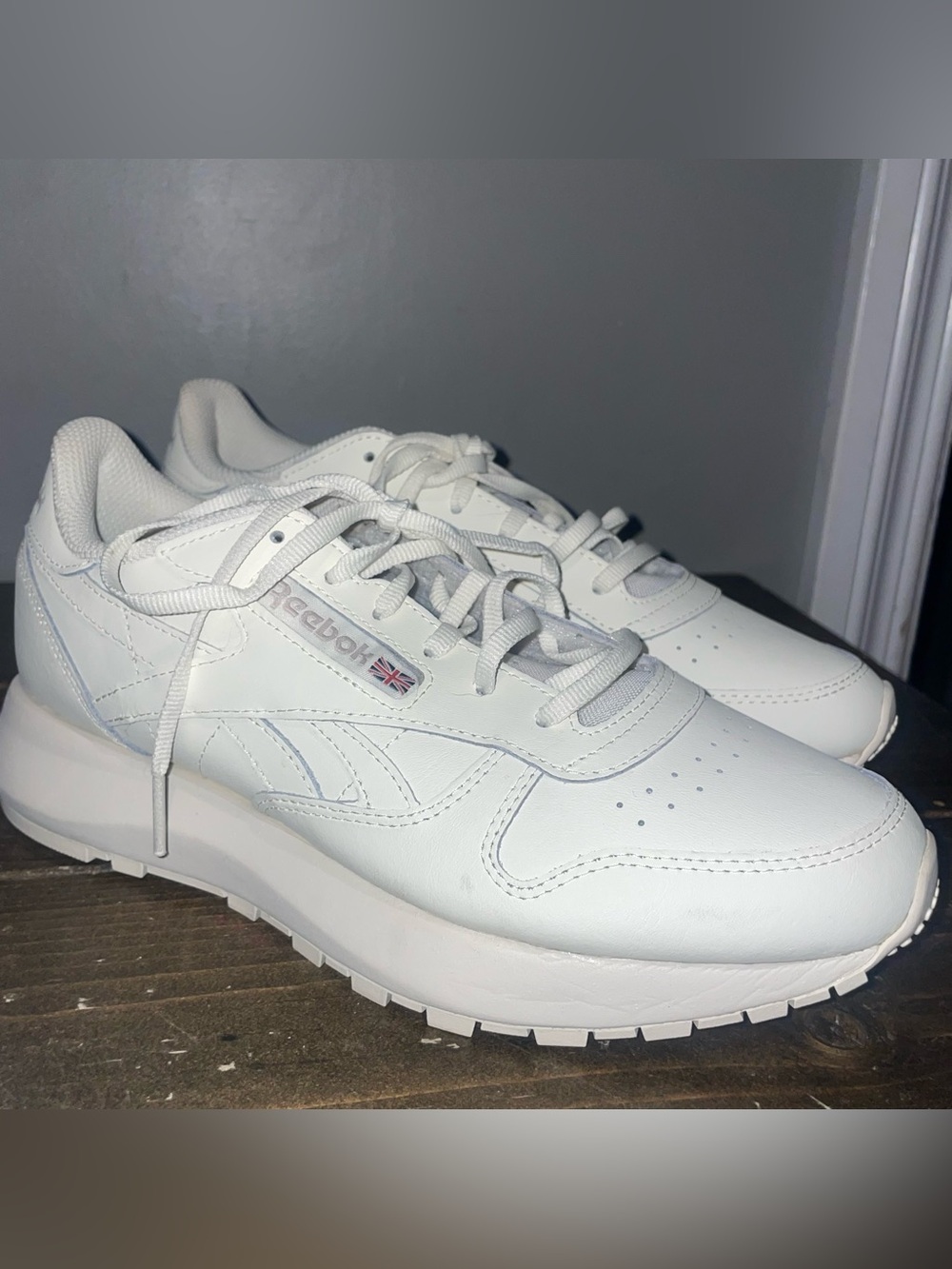 Reebok Classic Renaissance Women White Running Sneakers Sz. 8.5